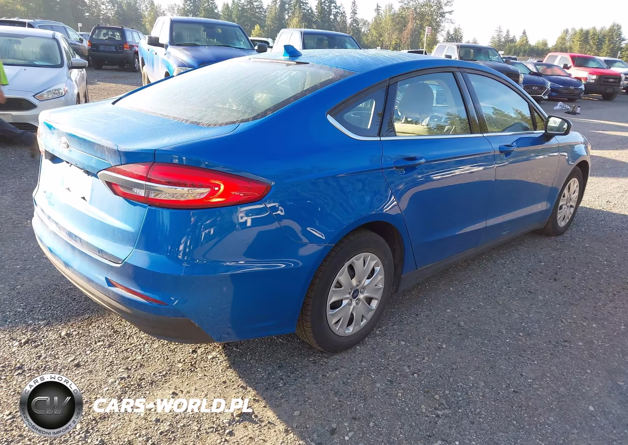 2020 Ford Fusion S VIN:3FA6P0G71LR201070 - 4