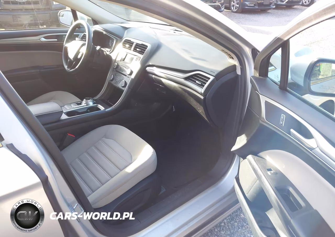 2018 Ford Fusion Hybrid S VIN:3FA6P0UU4JR243580 - 5