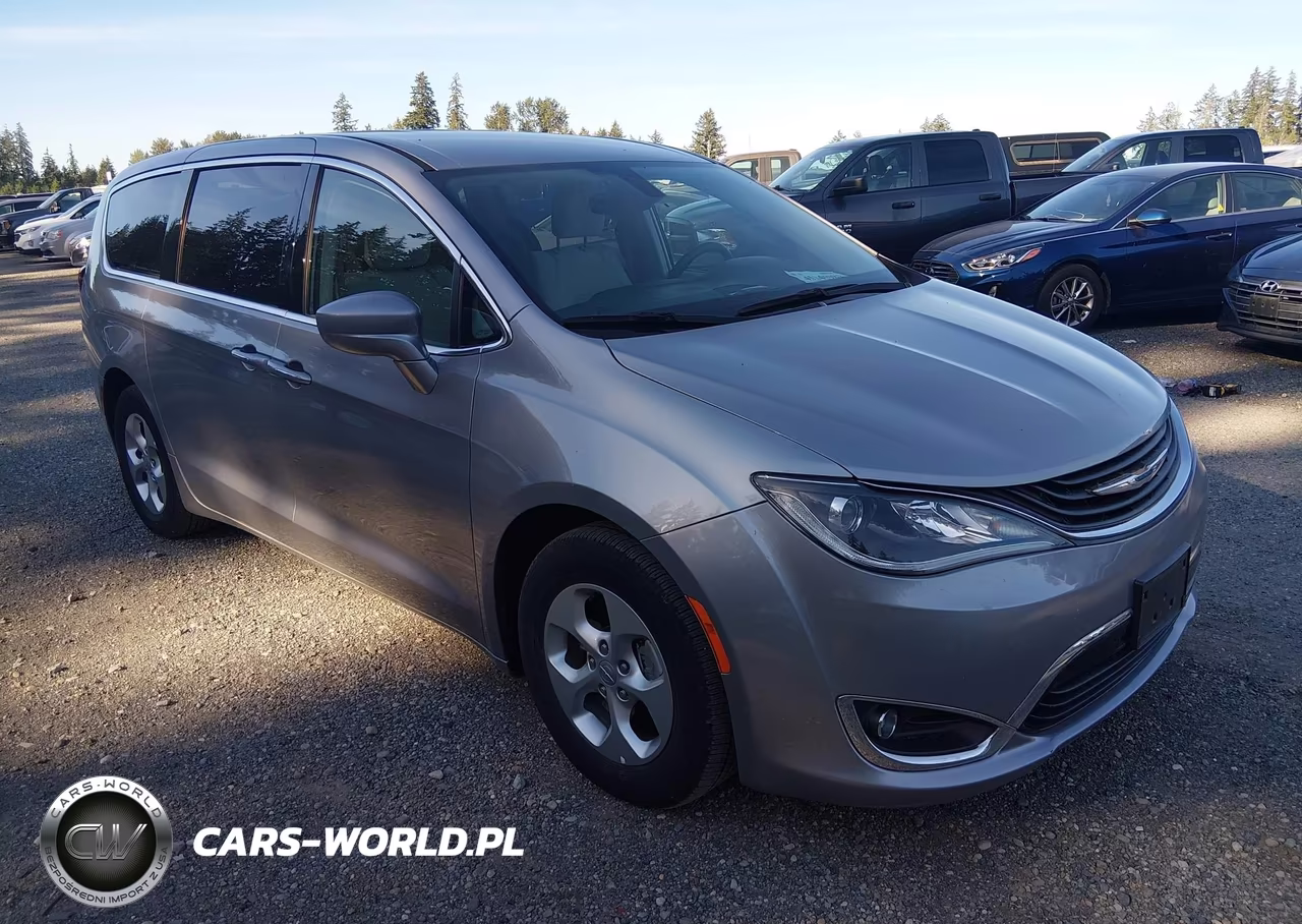 2018 Chrysler Pacifica Hybrid Touring Plus