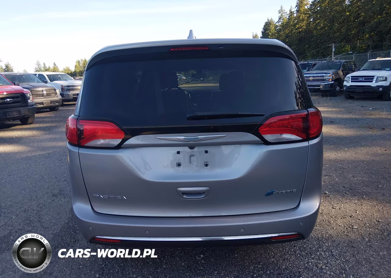 2018 Chrysler Pacifica Hybrid Touring Plus VIN:2C4RC1H79JR311665 - 16