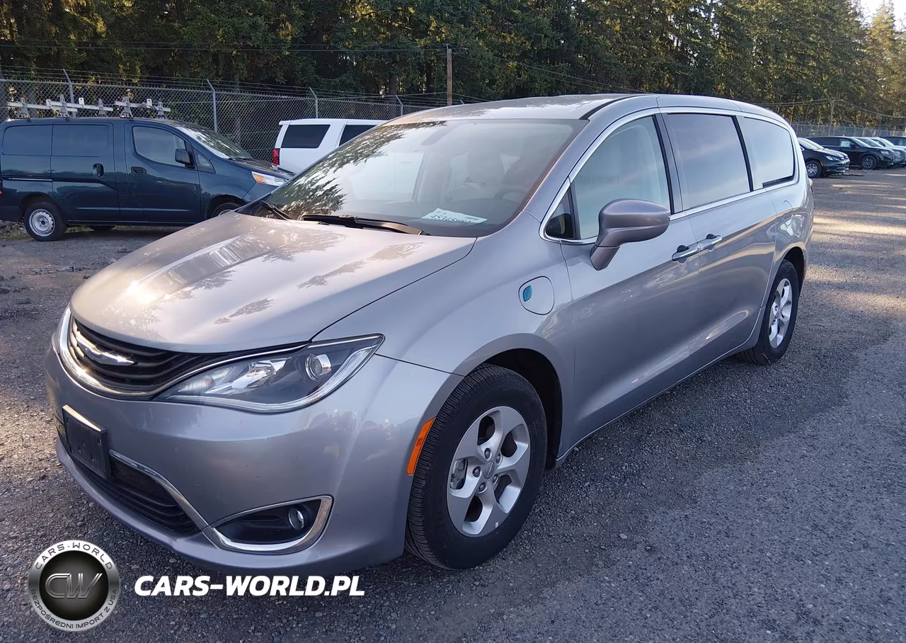 2018 Chrysler Pacifica Hybrid Touring Plus VIN:2C4RC1H79JR311665 - 2