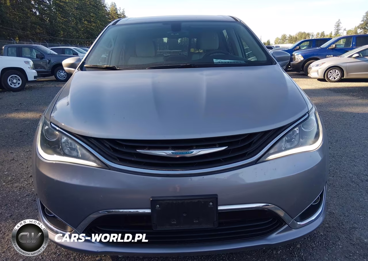 2018 Chrysler Pacifica Hybrid Touring Plus VIN:2C4RC1H79JR311665 - 6