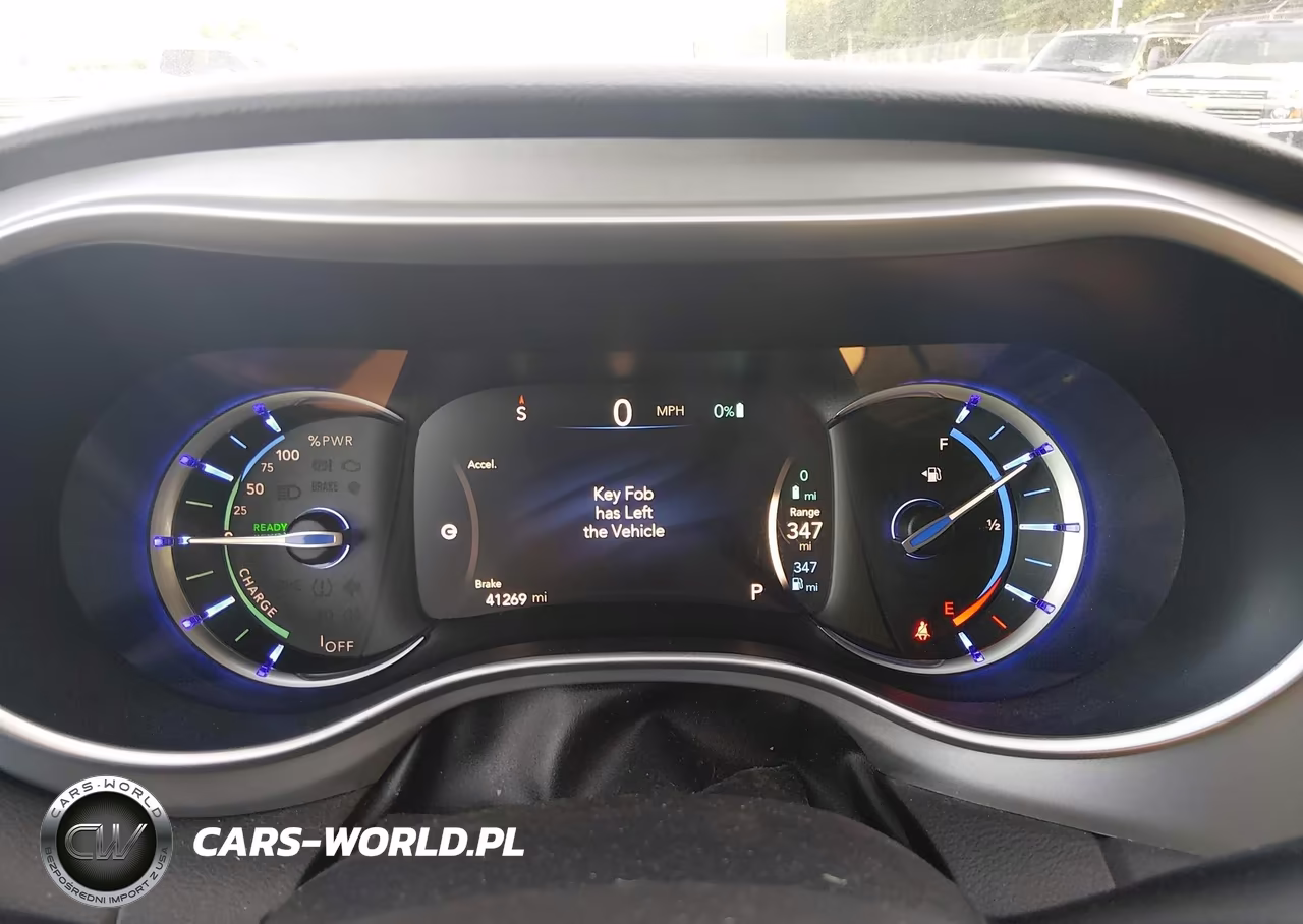 2018 Chrysler Pacifica Hybrid Touring Plus VIN:2C4RC1H79JR311665 - 7