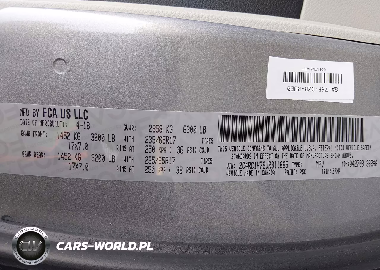 2018 Chrysler Pacifica Hybrid Touring Plus VIN:2C4RC1H79JR311665 - 9