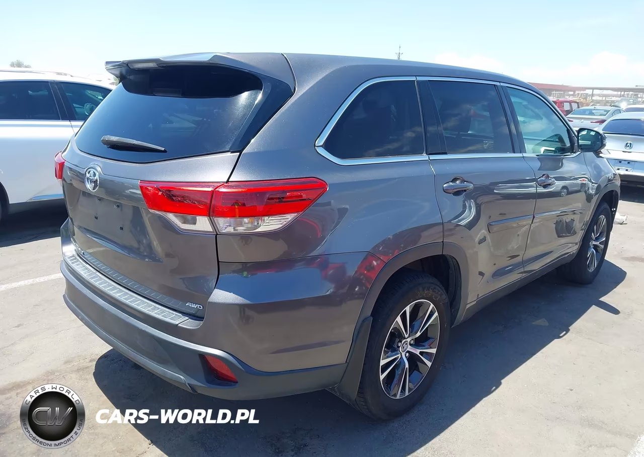 2017 Toyota Highlander Le VIN:5TDBZRFH2HS483757 - 4