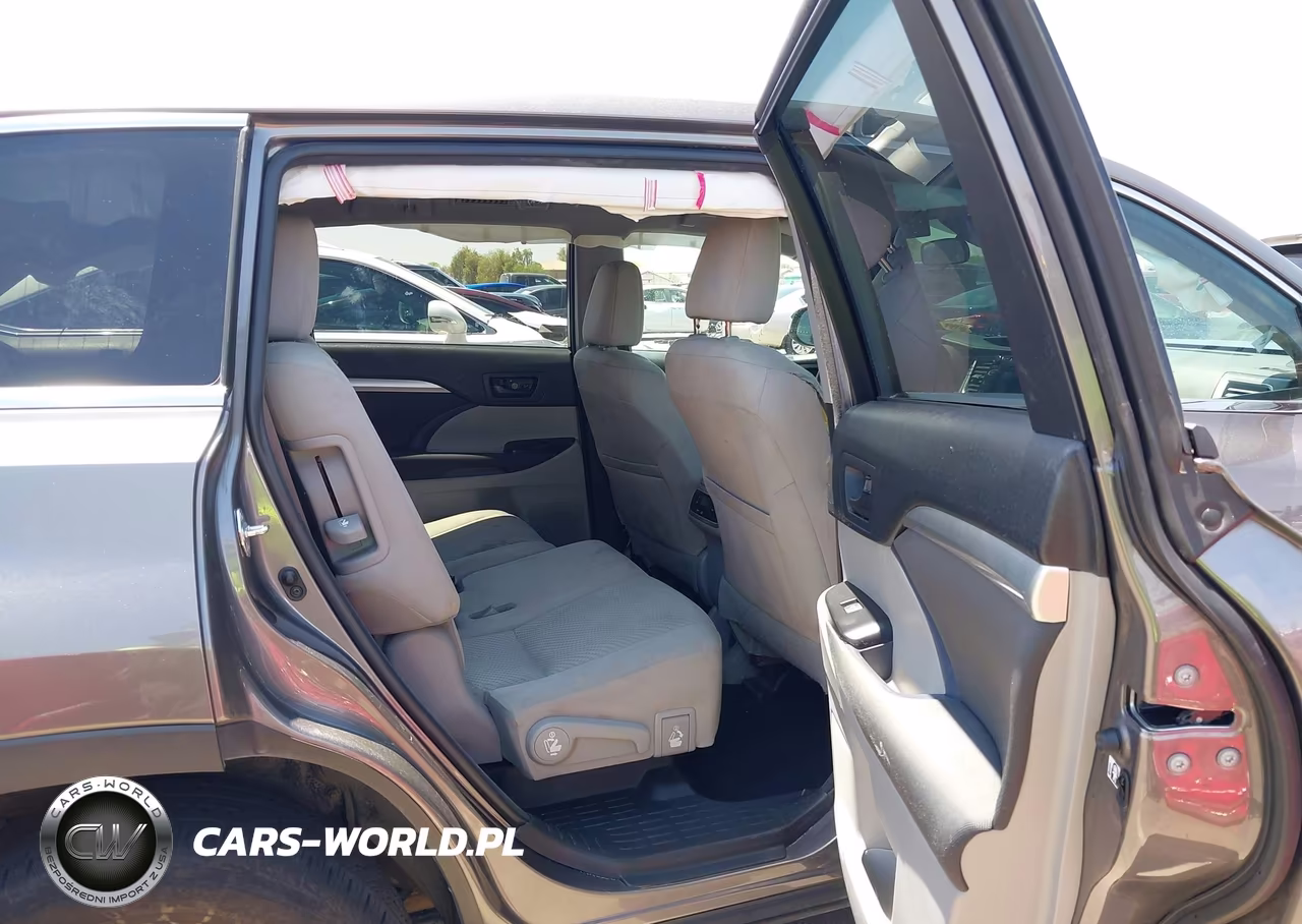 2017 Toyota Highlander Le VIN:5TDBZRFH2HS483757 - 8