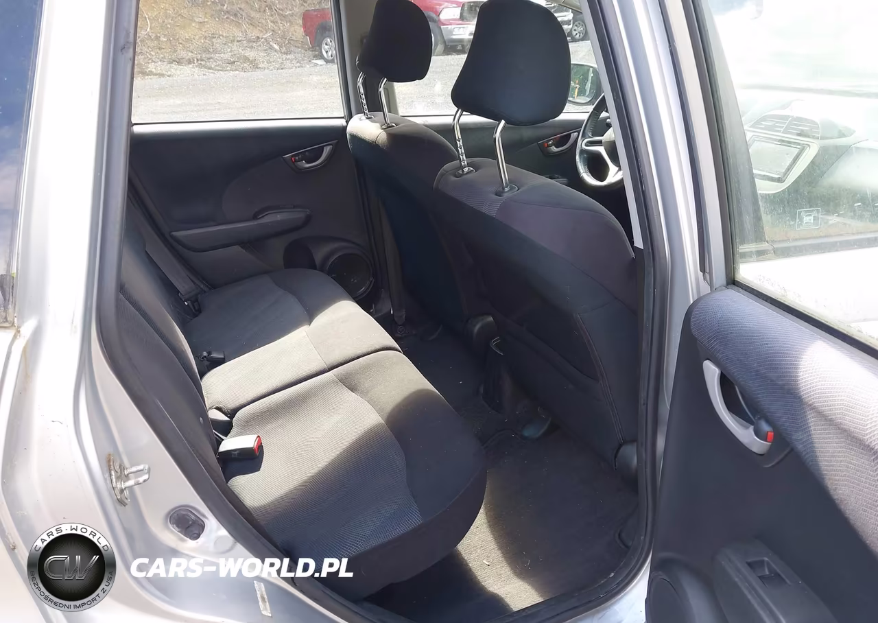 2011 Honda Fit Sport VIN:JHMGE8H56BC002978 - 8
