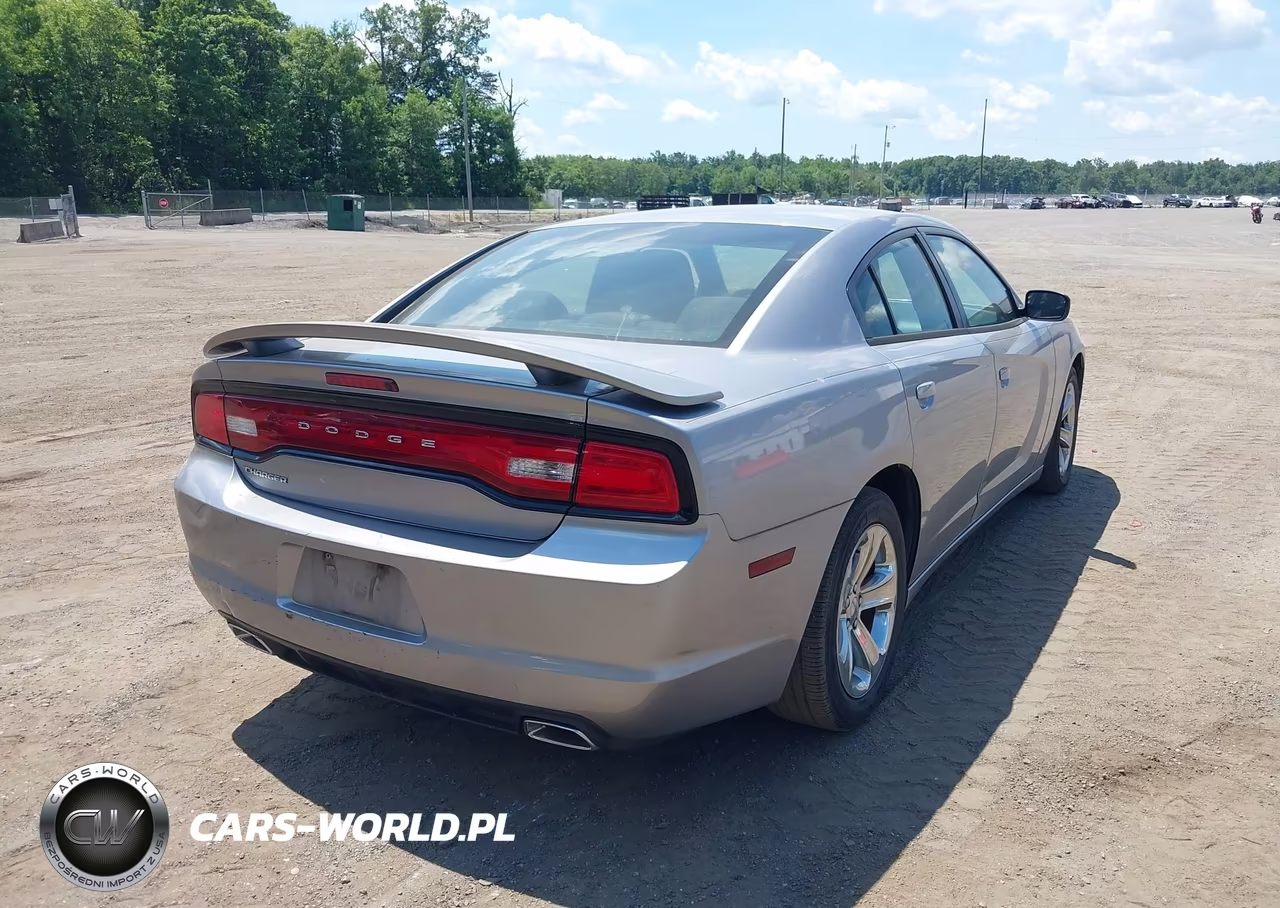 2013 Dodge Charger Se VIN:2C3CDXBG8DH713982 - 4