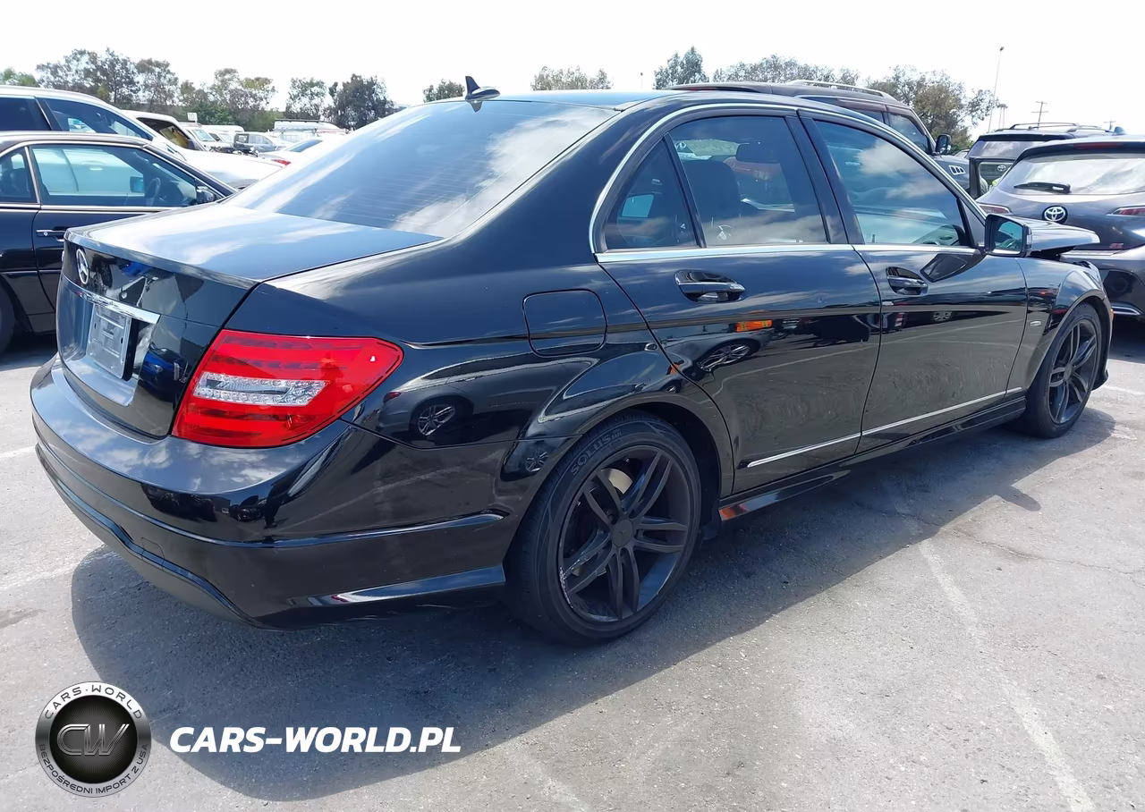 2012 Mercedes-Benz C 250 Sport VIN:WDDGF4HB3CF853428 - 4