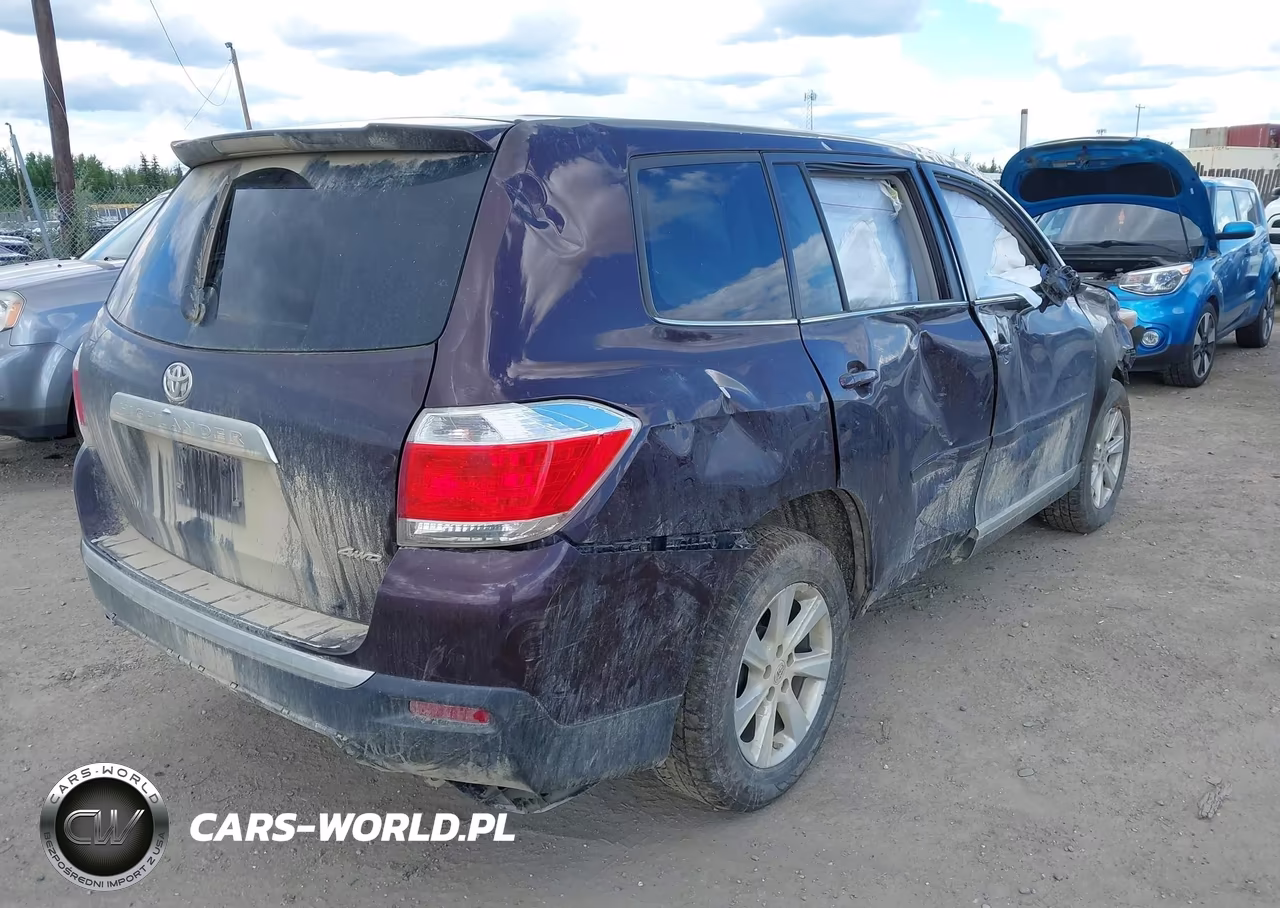 2013 Toyota Highlander Base V6 VIN:5TDBK3EH5DS205626 - 4