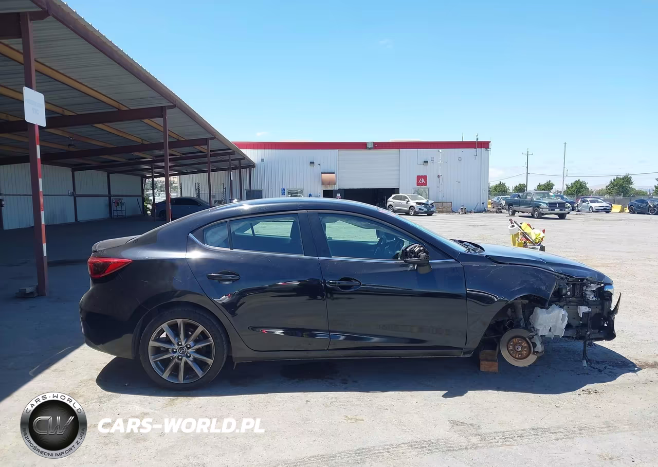 2018 Mazda Mazda3 Grand Touring VIN:3MZBN1W3XJM202728 - 14