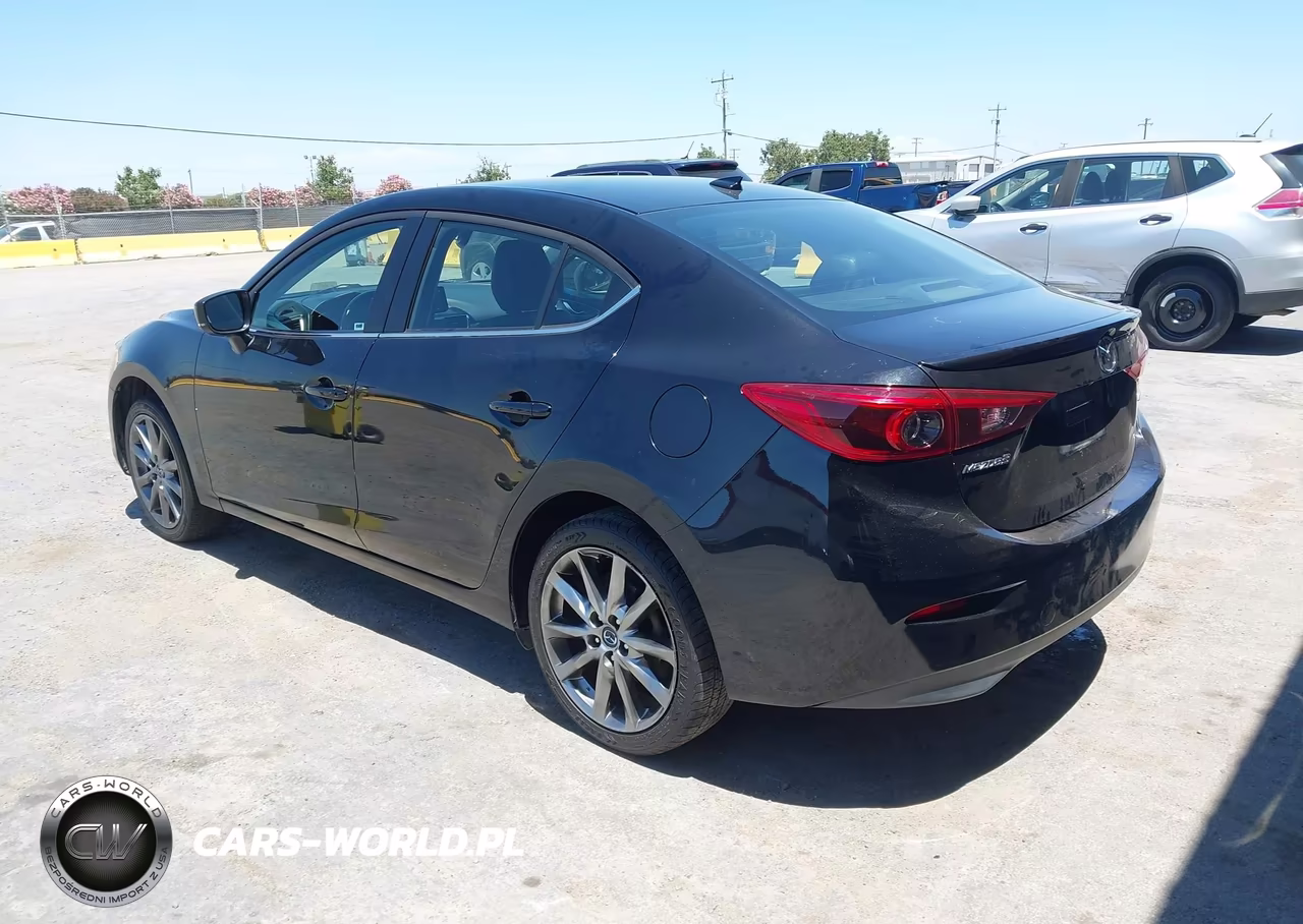 2018 Mazda Mazda3 Grand Touring VIN:3MZBN1W3XJM202728 - 3