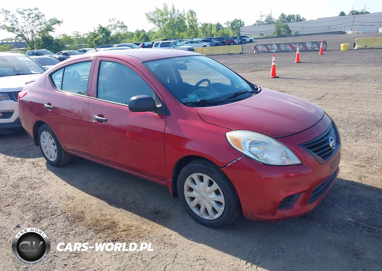 2013 Nissan Versa 1.6 S+
