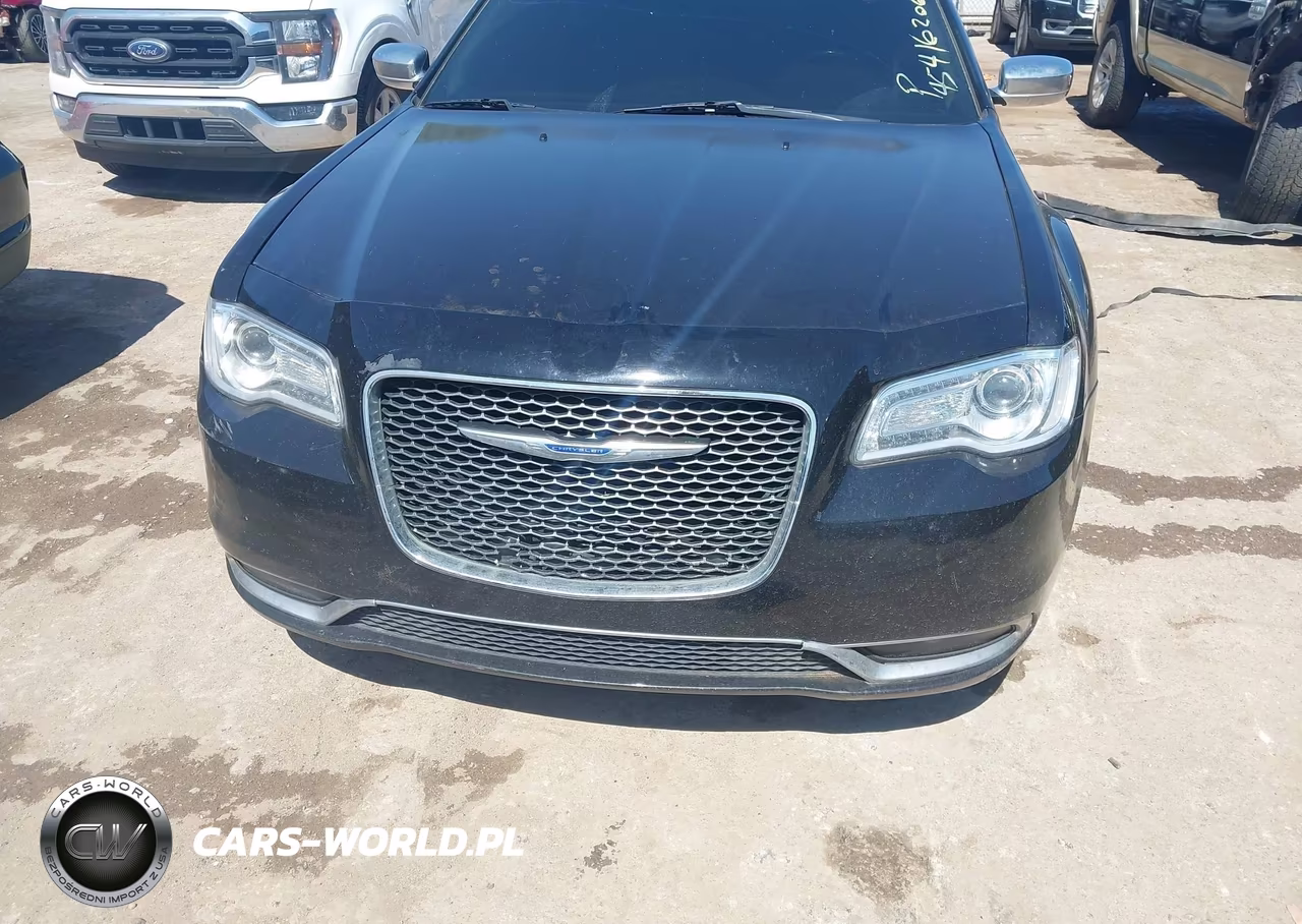 2015 Chrysler 300C VIN:2C3CCAEGXFH779920 - 12