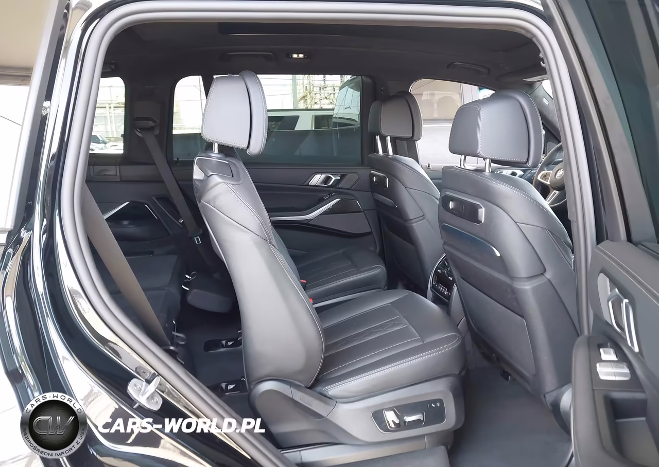 2025 BMW X7 M60I VIN:5UX33EM03S9X94002 - 8