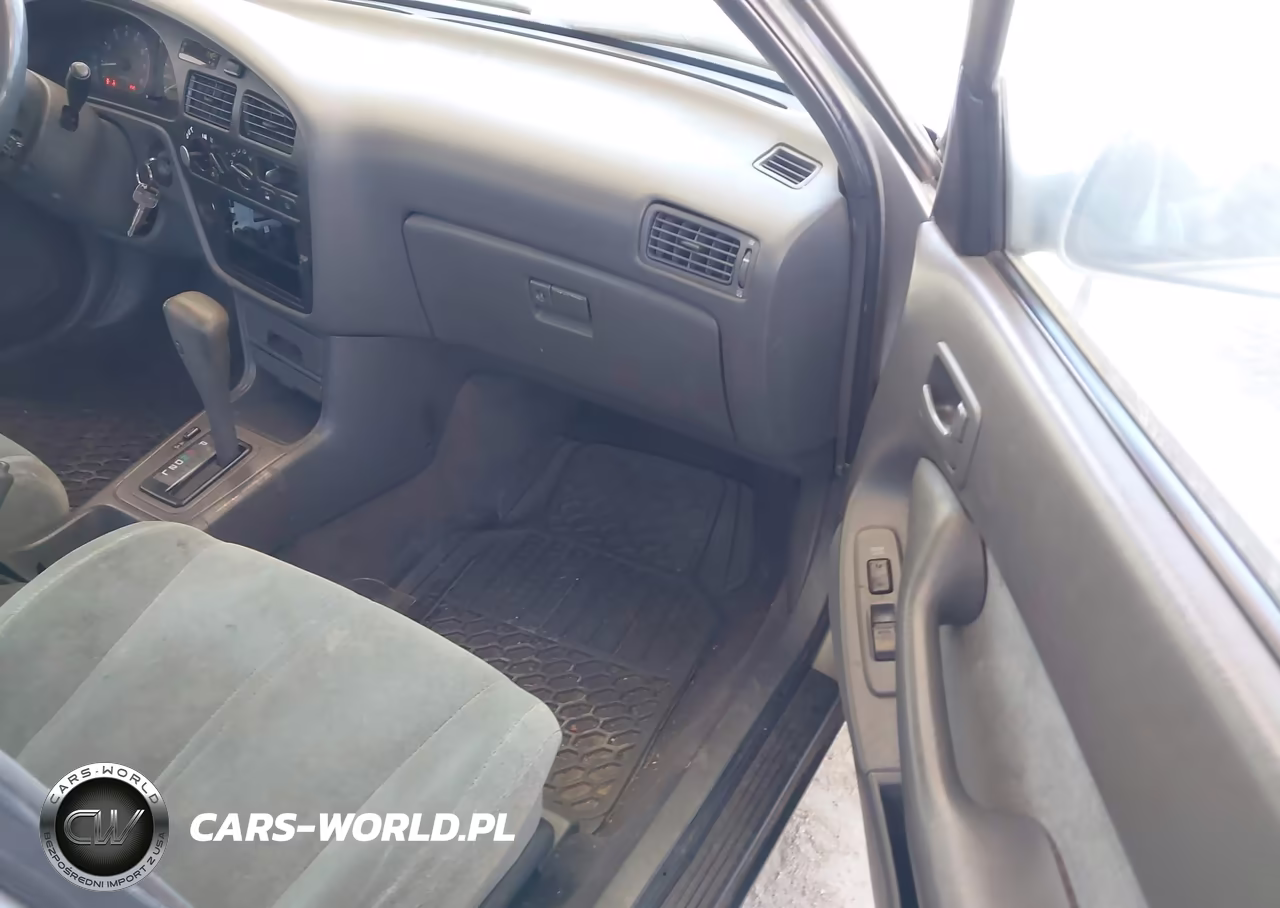 1993 Toyota Camry Le VIN:JT2SK12E9P0148765 - 5