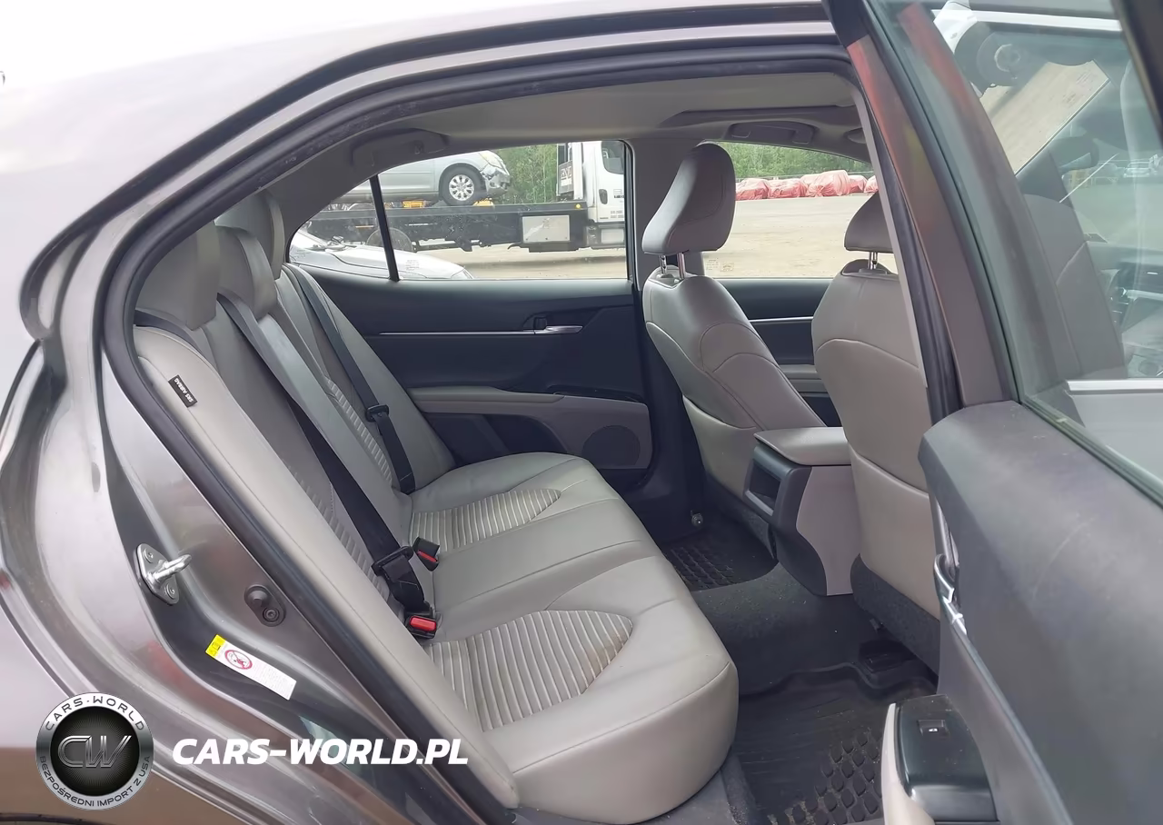 2018 Toyota Camry Se VIN:4T1B11HK2JU535063 - 8