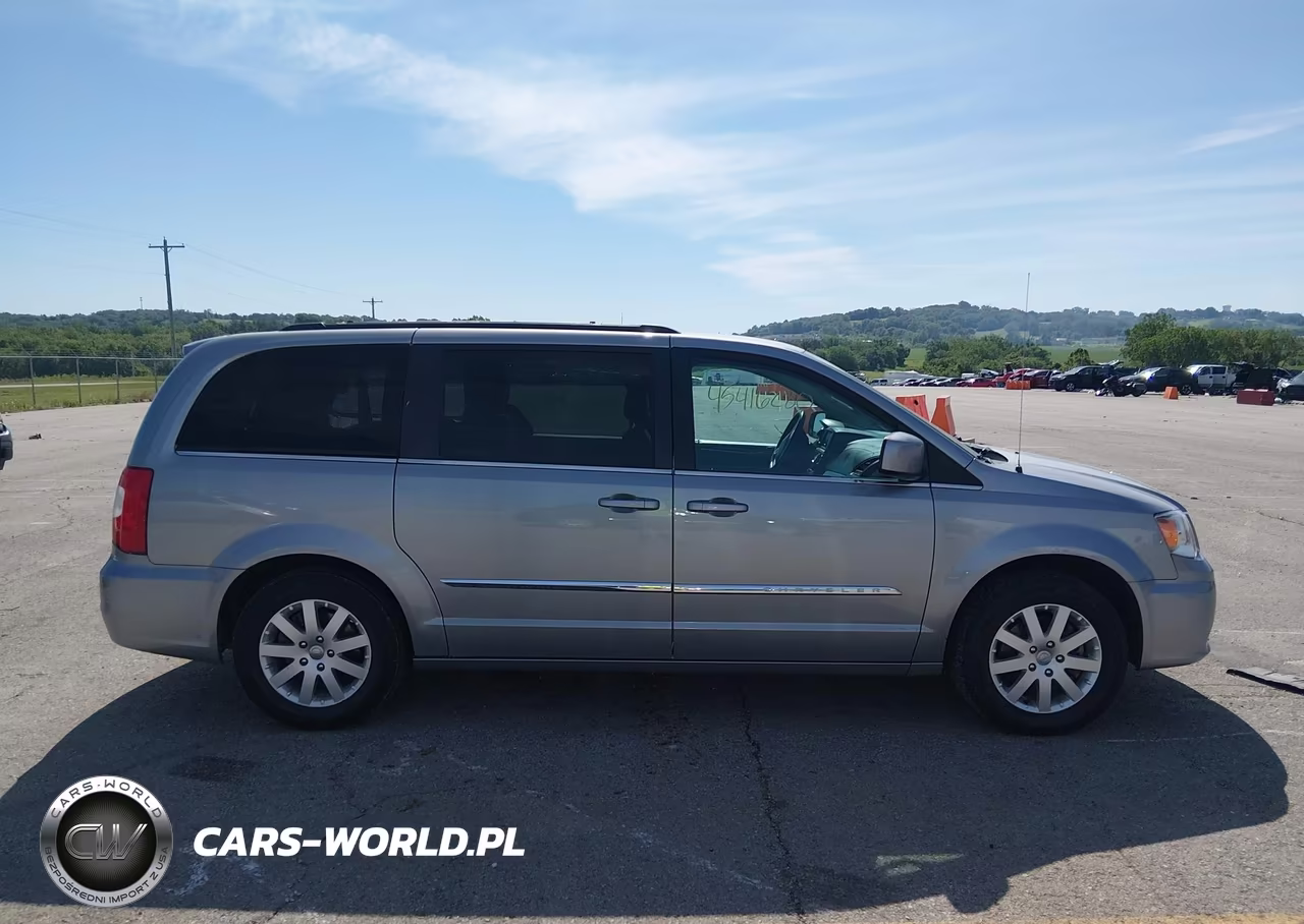 2016 Chrysler Town & Country Touring VIN:2C4RC1BG7GR297055 - 13