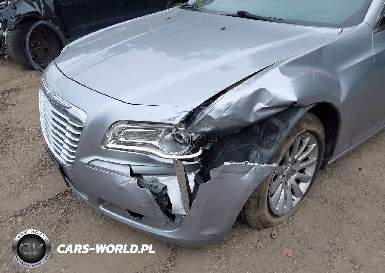 2013 Chrysler 300 Motown VIN:2C3CCAAG0DH599218 - 6