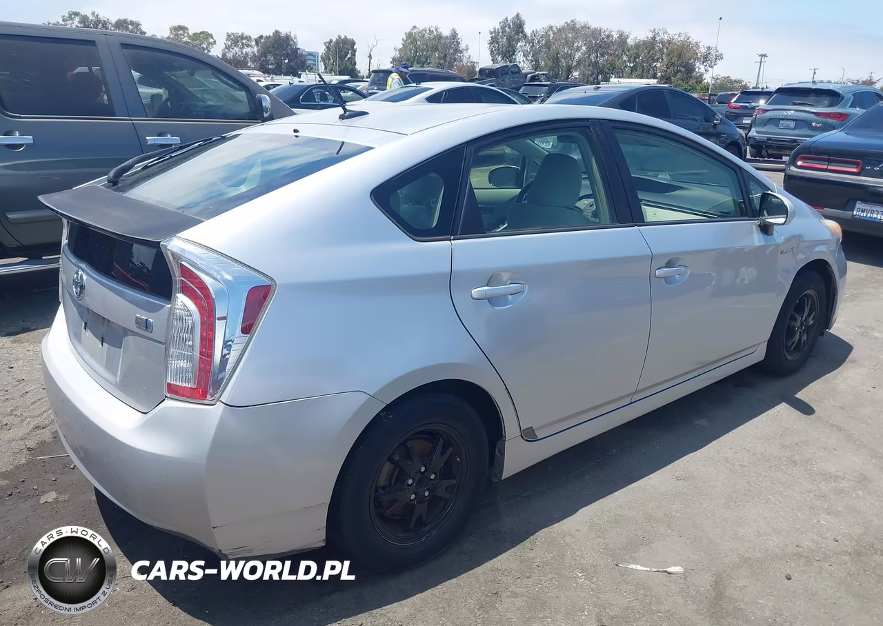 2012 Toyota Prius Three VIN:JTDKN3DU6C5415372 - 4