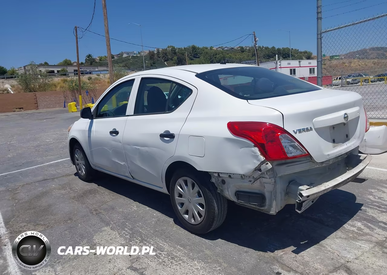 2015 Nissan Versa 1.6 S VIN:3N1CN7AP1FL838815 - 3
