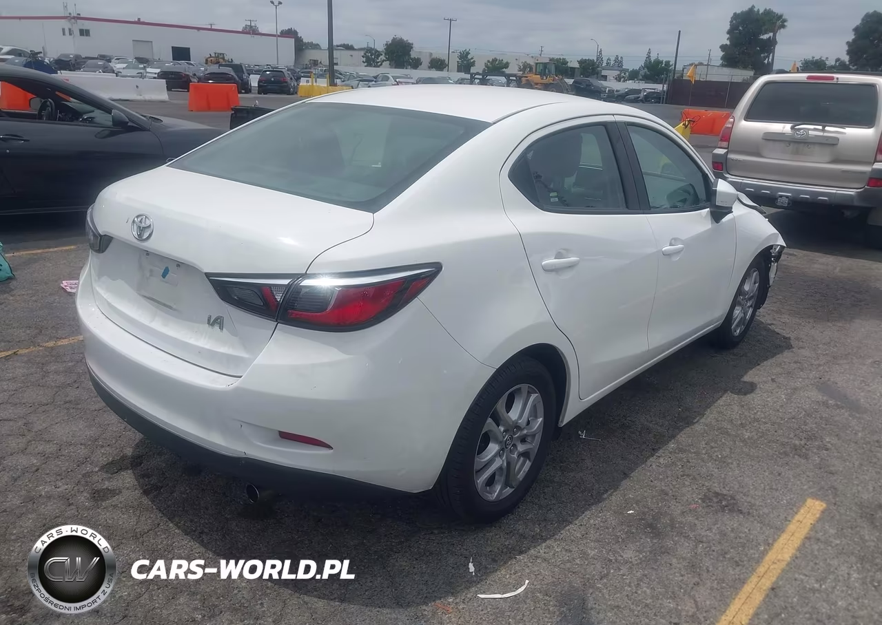 2017 Toyota Yaris Ia VIN:3MYDLBYV8HY173692 - 4
