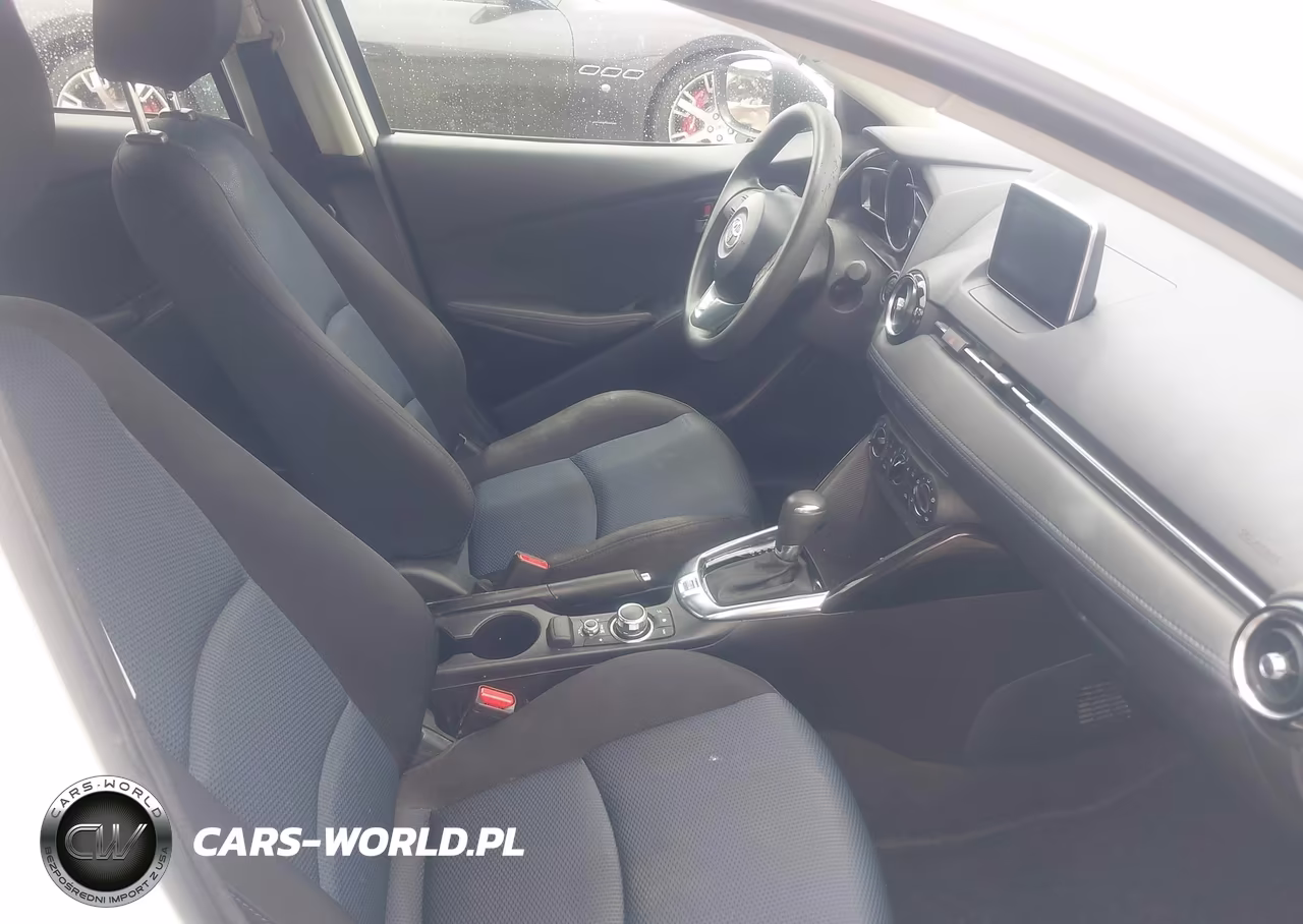 2017 Toyota Yaris Ia VIN:3MYDLBYV8HY173692 - 5