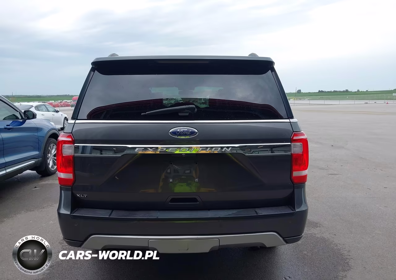 2018 Ford Expedition Xlt VIN:1FMJU1JT2JEA28597 - 16