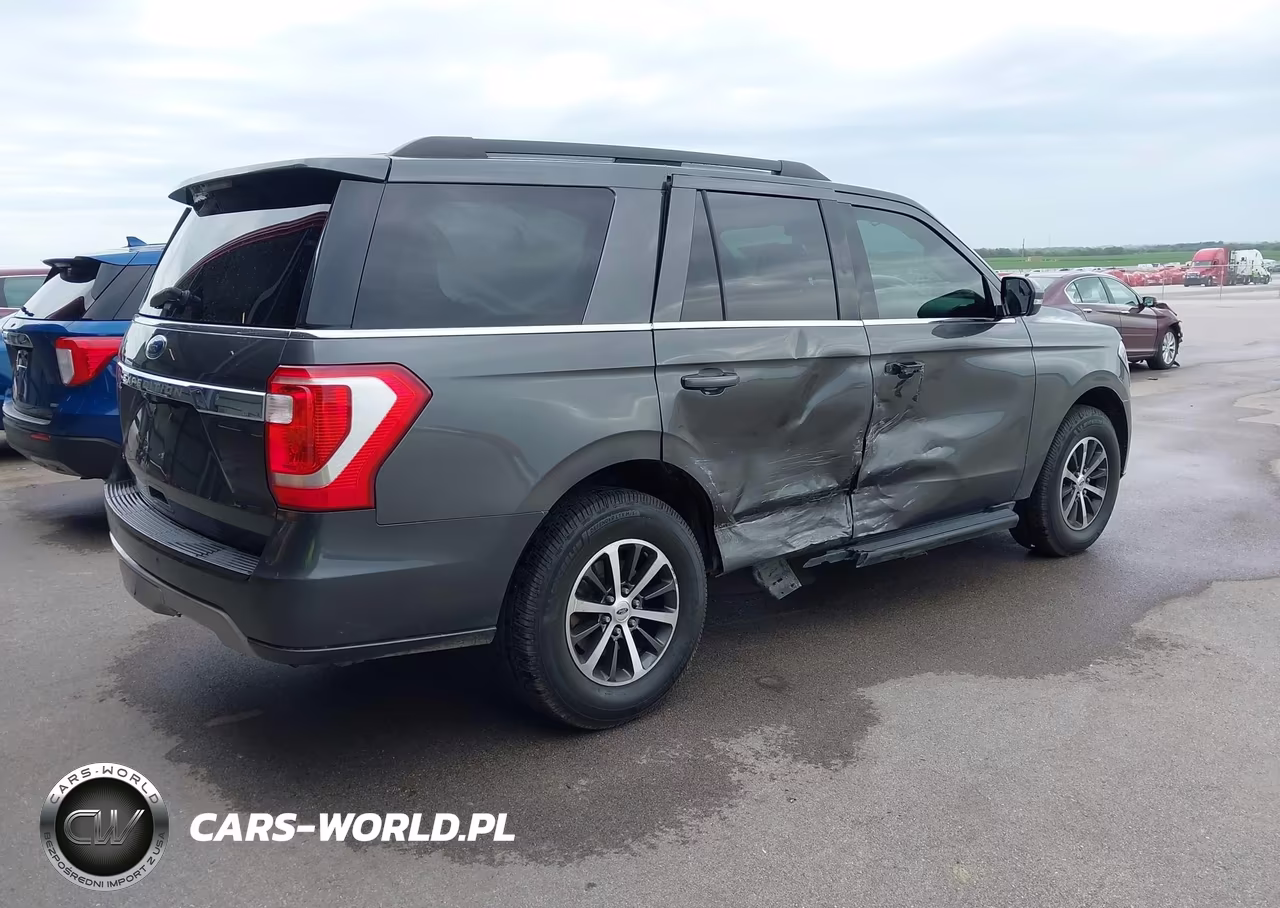 2018 Ford Expedition Xlt VIN:1FMJU1JT2JEA28597 - 4
