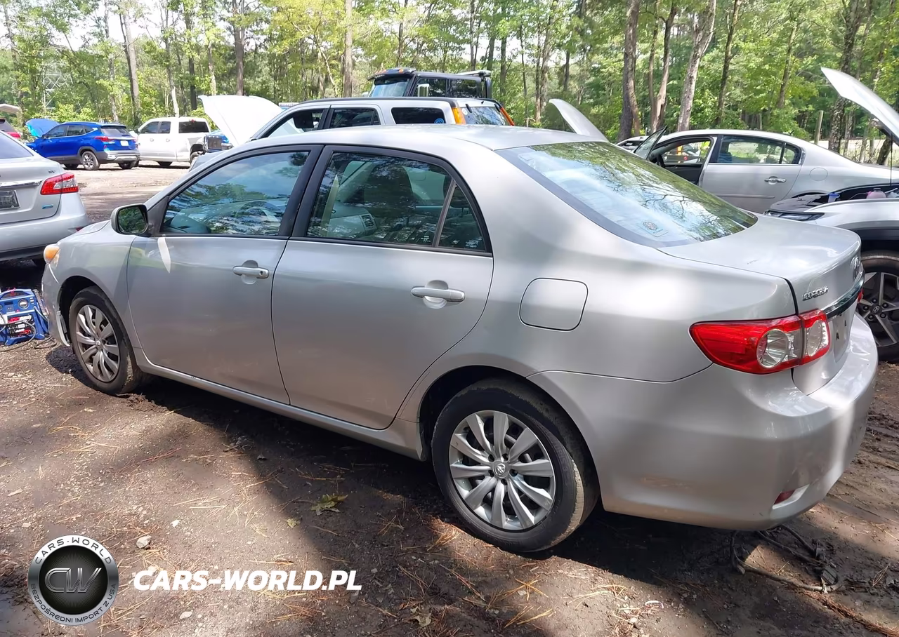 2012 Toyota Corolla Le VIN:2T1BU4EE0CC831033 - 3