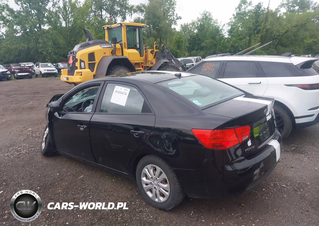 2010 Kia Forte Lx VIN:KNAFT4A20A5170045 - 3