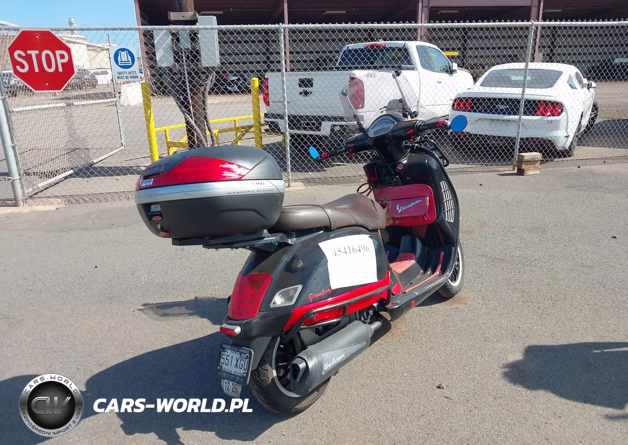 2005 Vespa Granturismo 200 VIN:ZAPM319KX55002091 - 4