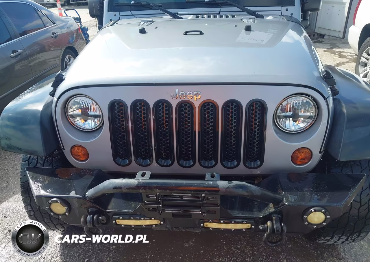 2013 Jeep Wrangler Unlimited Sport VIN:1C4BJWDG6DL626110 - 12
