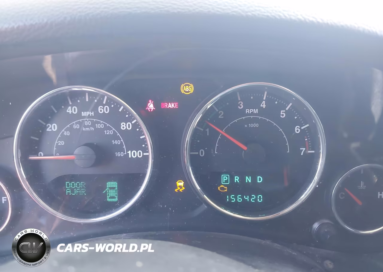 2013 Jeep Wrangler Unlimited Sport VIN:1C4BJWDG6DL626110 - 7