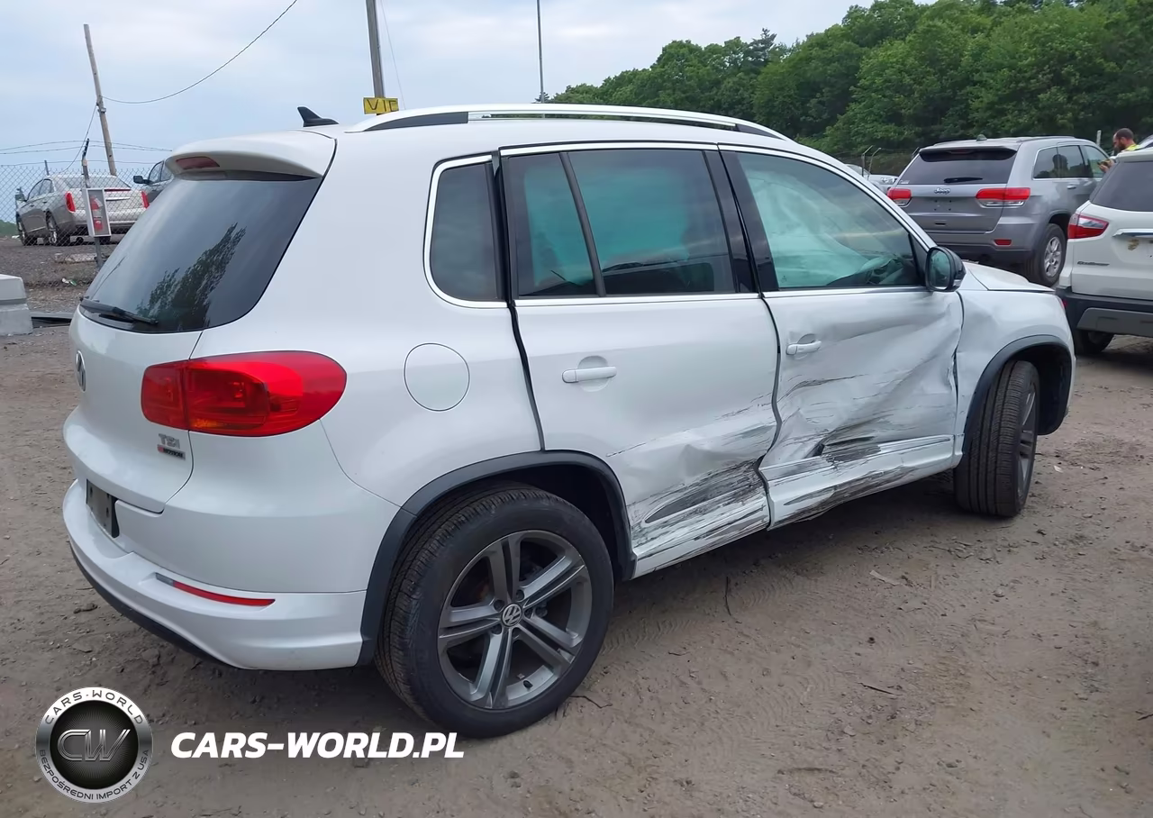 2017 Volkswagen Tiguan 2.0T Sport VIN:WVGUV7AXXHK020422 - 4