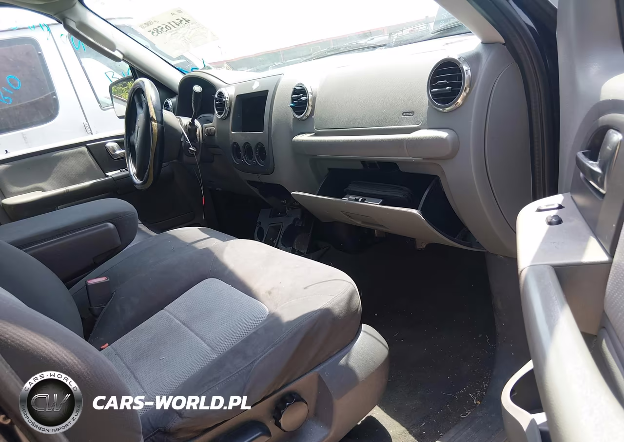 2004 Ford Expedition Xls VIN:1FMRU13W24LB07746 - 5
