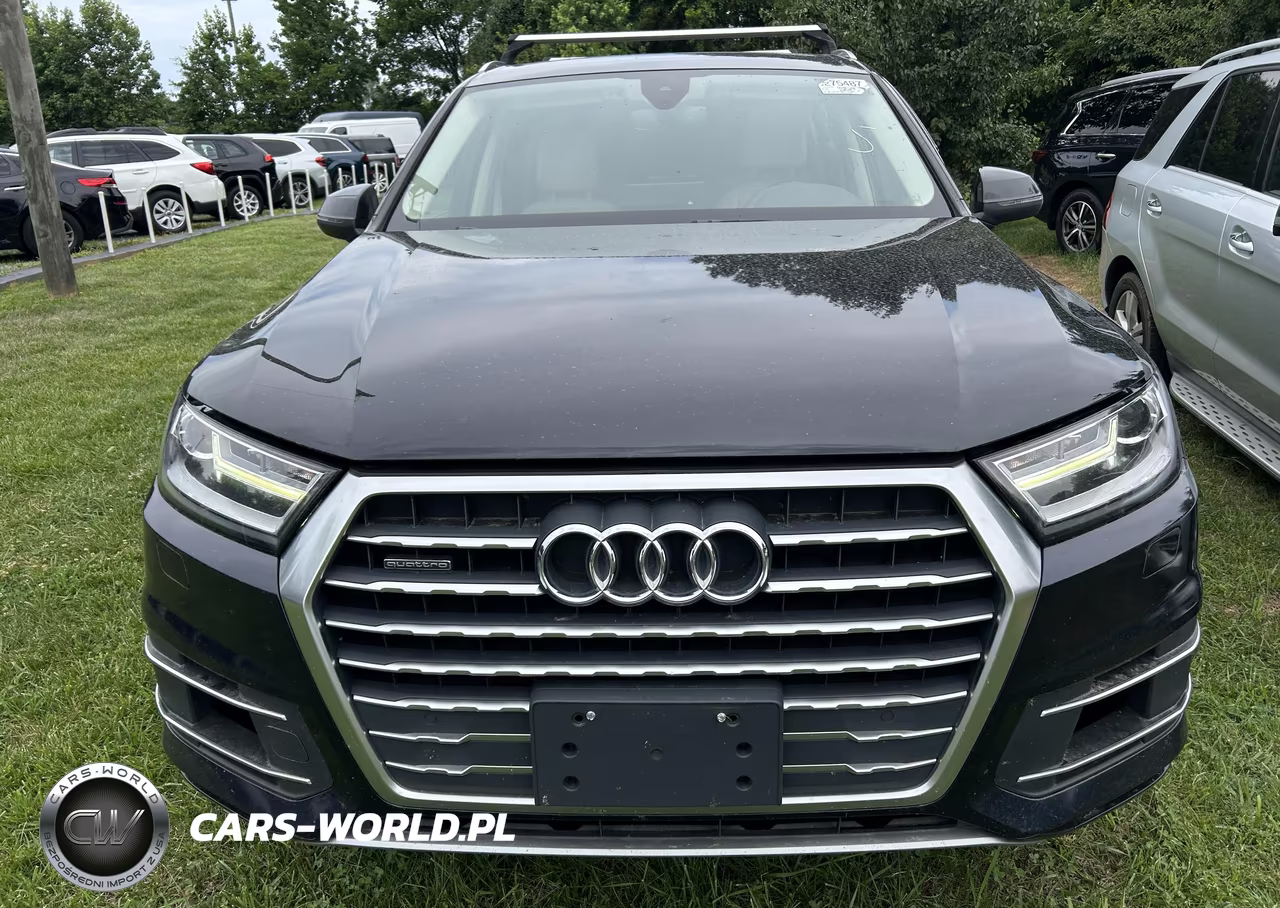 2017 Audi Q7 3.0T Premium VIN:WA1LAAF78HD043696 - 11