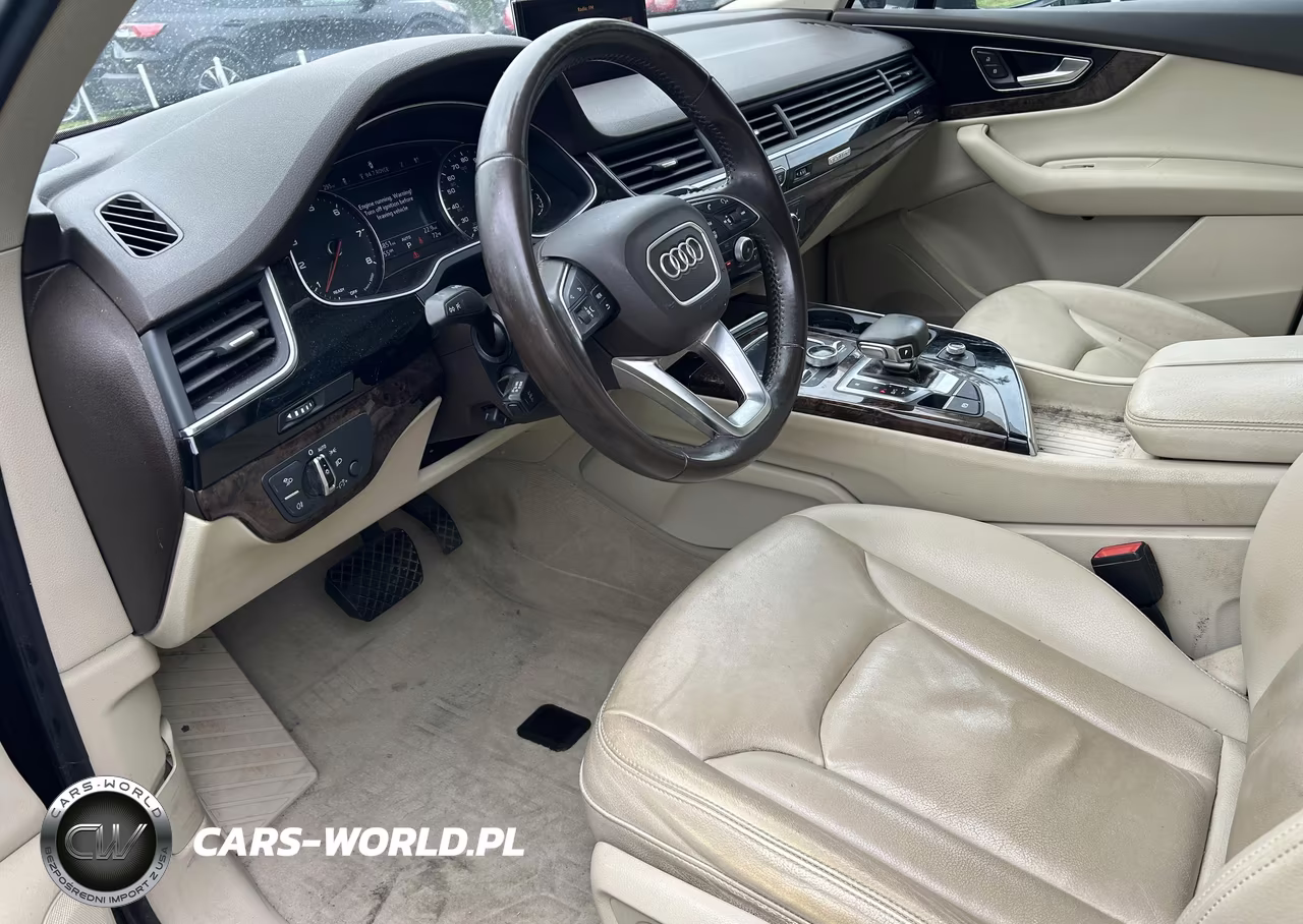 2017 Audi Q7 3.0T Premium VIN:WA1LAAF78HD043696 - 5
