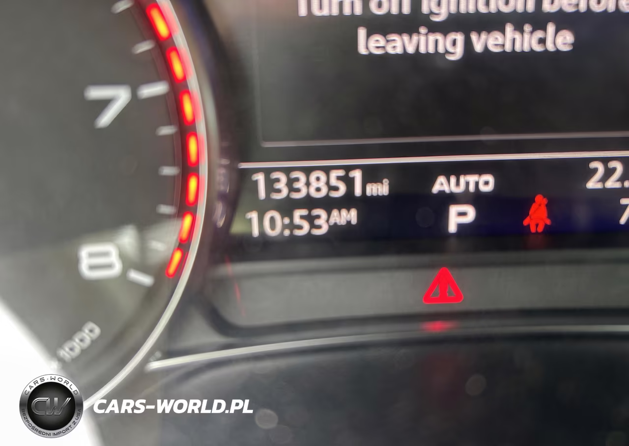 2017 Audi Q7 3.0T Premium VIN:WA1LAAF78HD043696 - 7