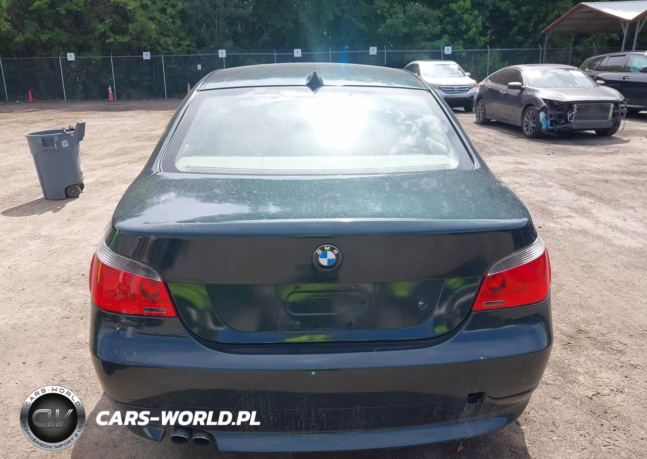 2007 BMW 525Xi VIN:WBANF33547CW70122 - 16
