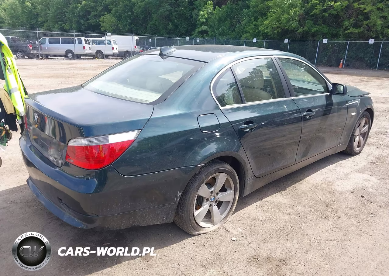 2007 BMW 525Xi VIN:WBANF33547CW70122 - 4