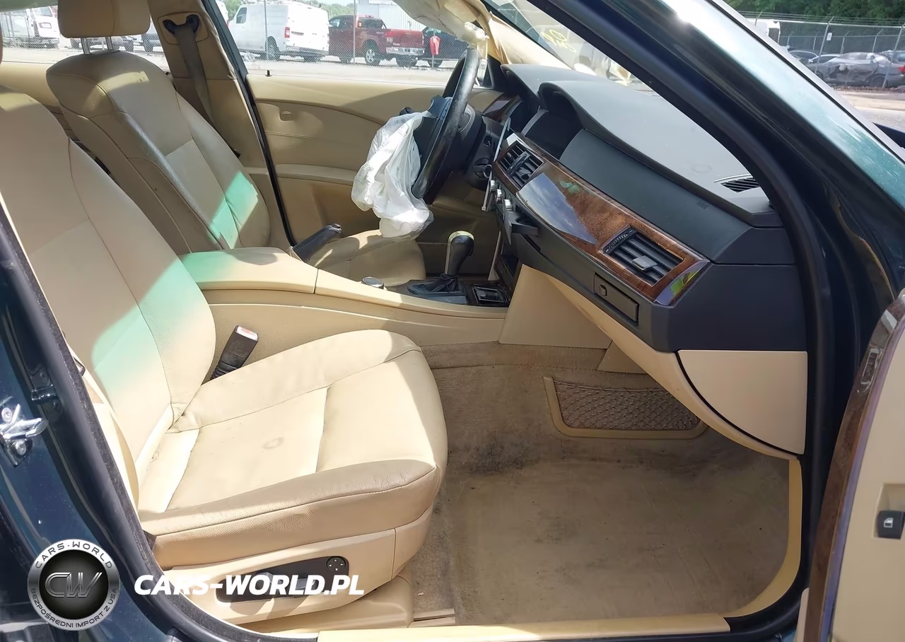2007 BMW 525Xi VIN:WBANF33547CW70122 - 5