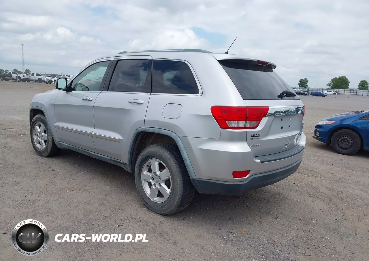 2011 Jeep Grand Cherokee Laredo VIN:1J4RS4GG3BC564085 - 3