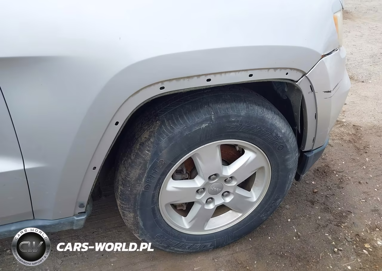 2011 Jeep Grand Cherokee Laredo VIN:1J4RS4GG3BC564085 - 6