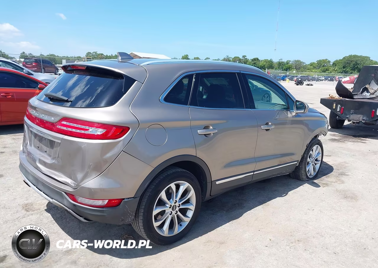 2019 Lincoln Mkc Select VIN:5LMCJ2C90KUL50183 - 4