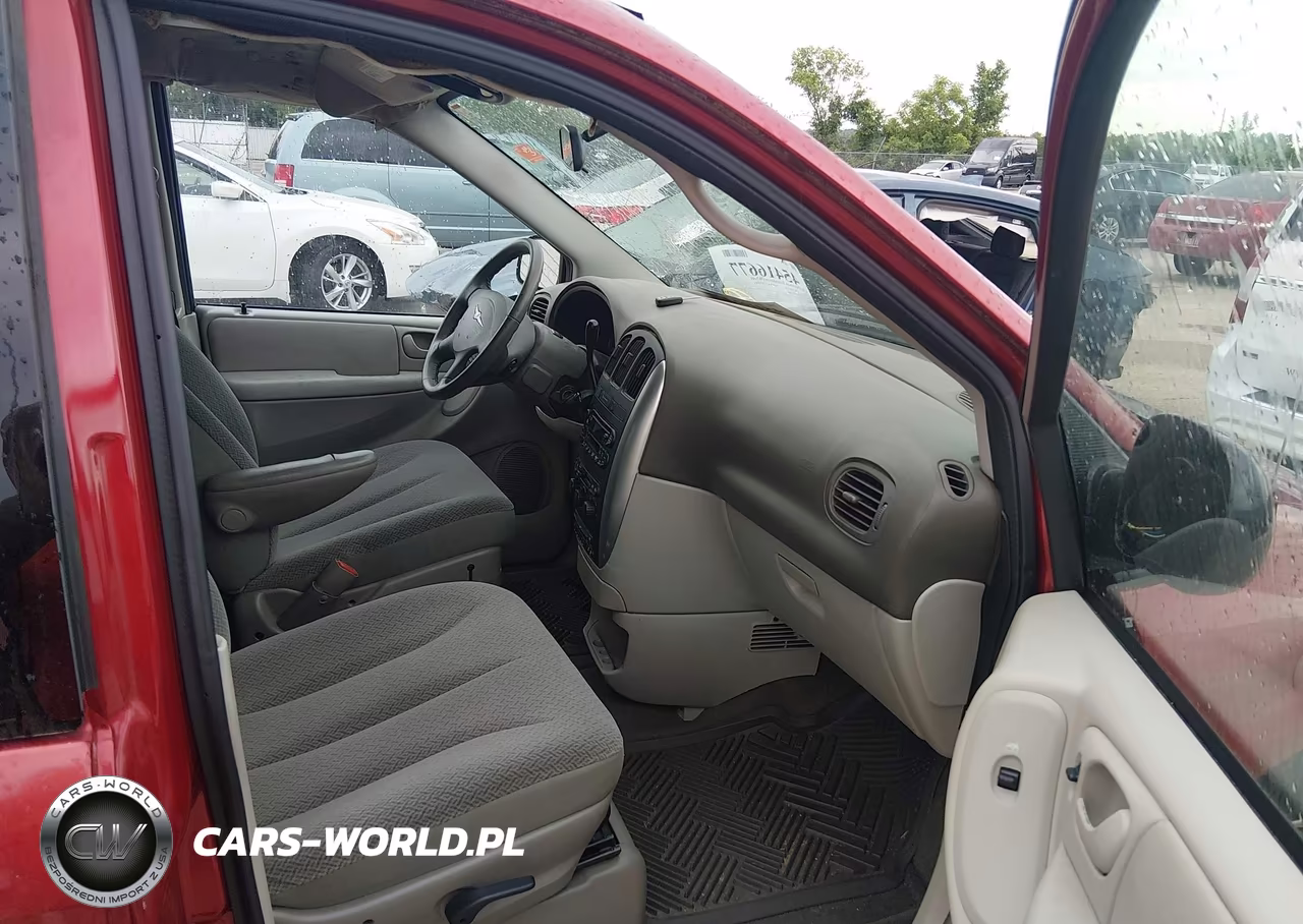2005 Chrysler Town & Country Touring VIN:2C4GP54L45R541688 - 5