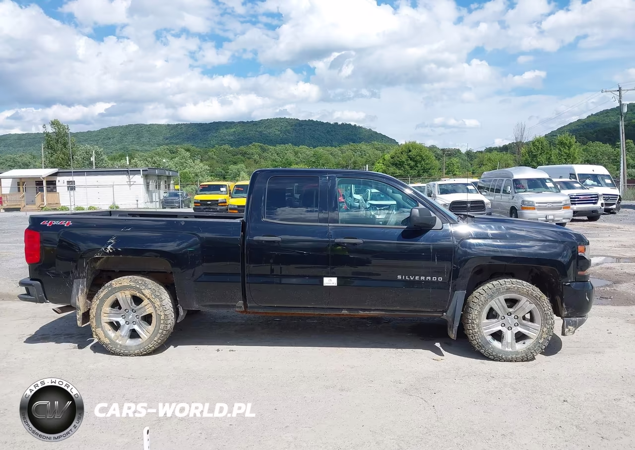 2017 Chevrolet Silverado 1500 Custom VIN:1GCVKPEC5HZ233052 - 13