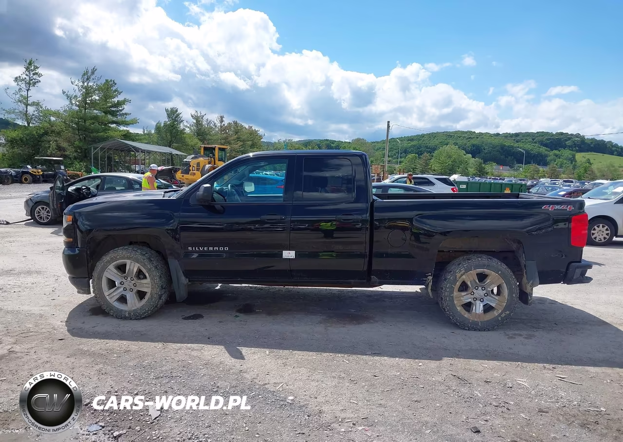 2017 Chevrolet Silverado 1500 Custom VIN:1GCVKPEC5HZ233052 - 14