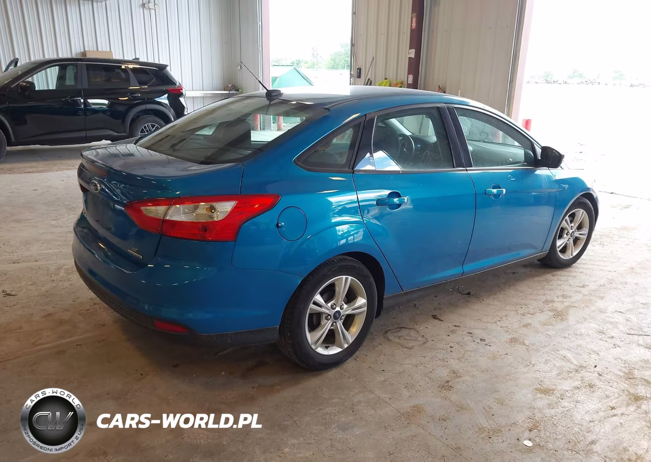 2014 Ford Focus Se VIN:1FADP3F26EL130870 - 4