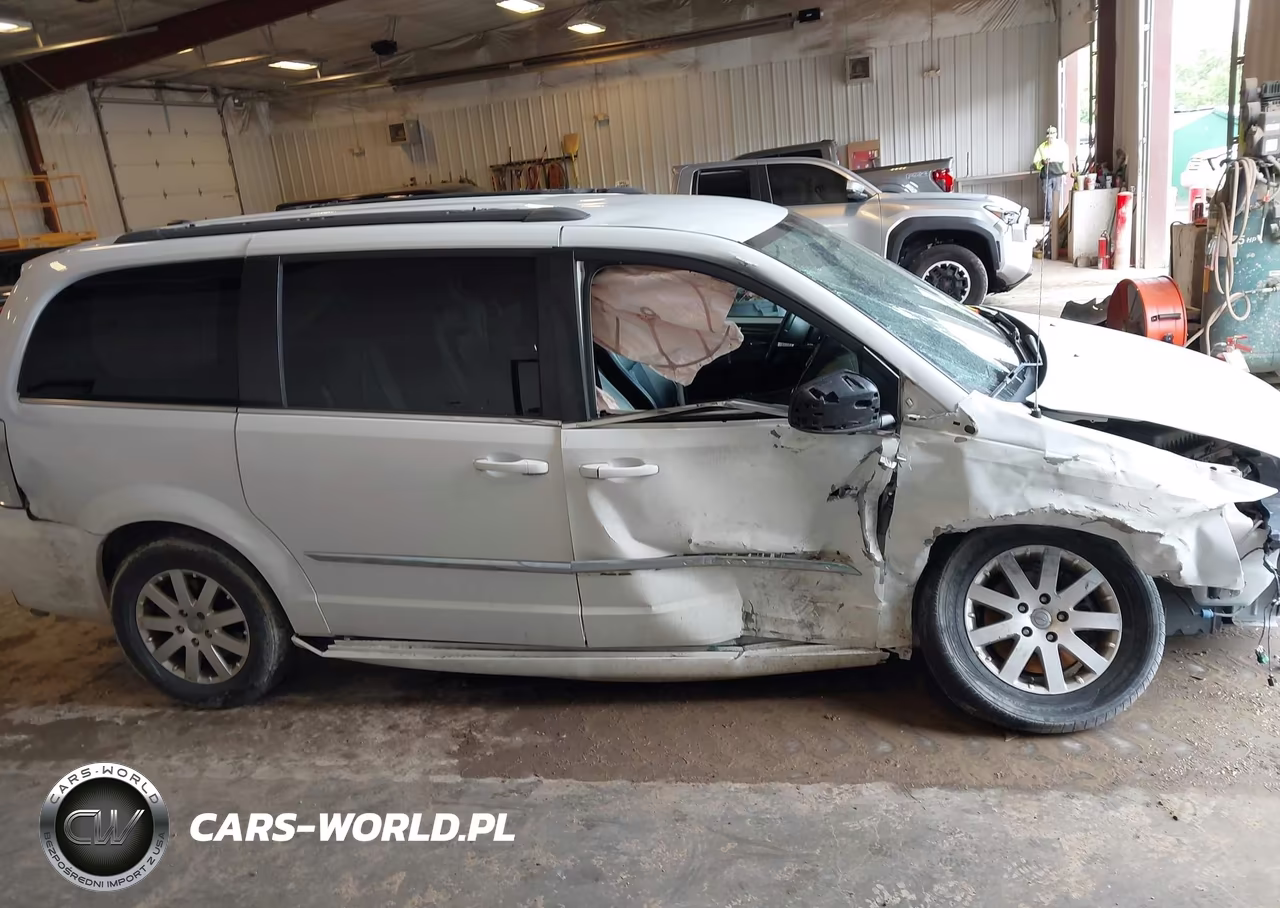 2014 Chrysler Town & Country Touring VIN:2C4RC1BG0ER442661 - 12